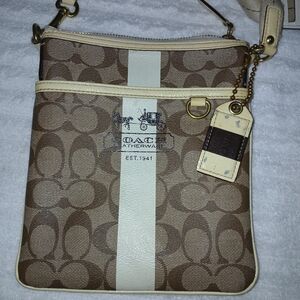 GUC, COACH, CROSSBODY, TAN PURSE.